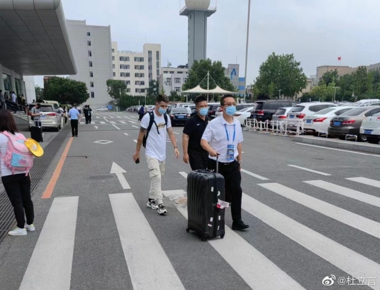 焦点人物：奥斯卡加盟大连赛区，莱科战术调整关键点