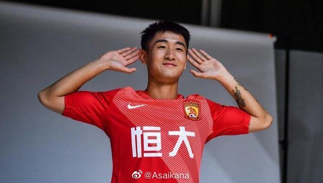韦世豪、严鼎皓、李扬等球员加入武汉三镇