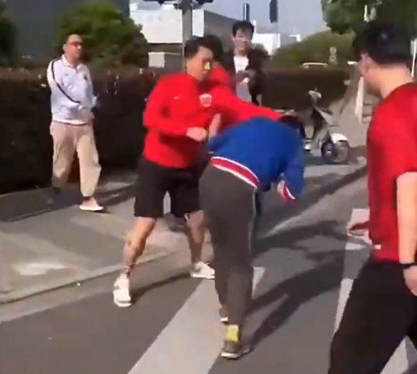 球迷暴力事件发酵：4名涉事海港球迷遭拘留