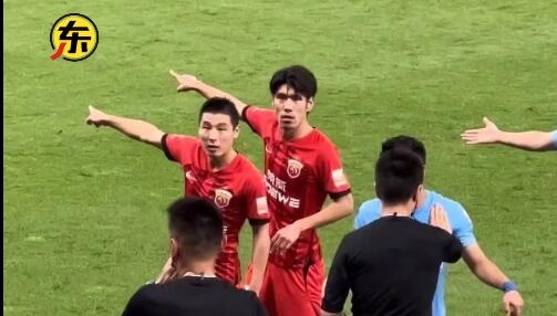 武磊吕文君多次默契配合引人注目
