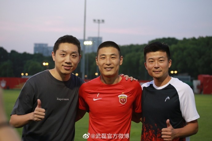 武磊调侃何时打球网球