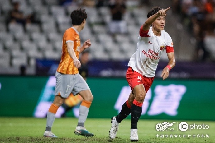中超第17轮战报：上海海港4-1深圳队