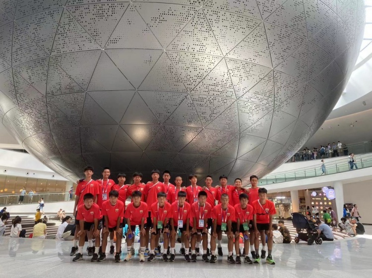 青少年足球盛宴：海港梯队折桂