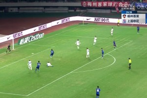 申花10外援出战但两度进球被判无效