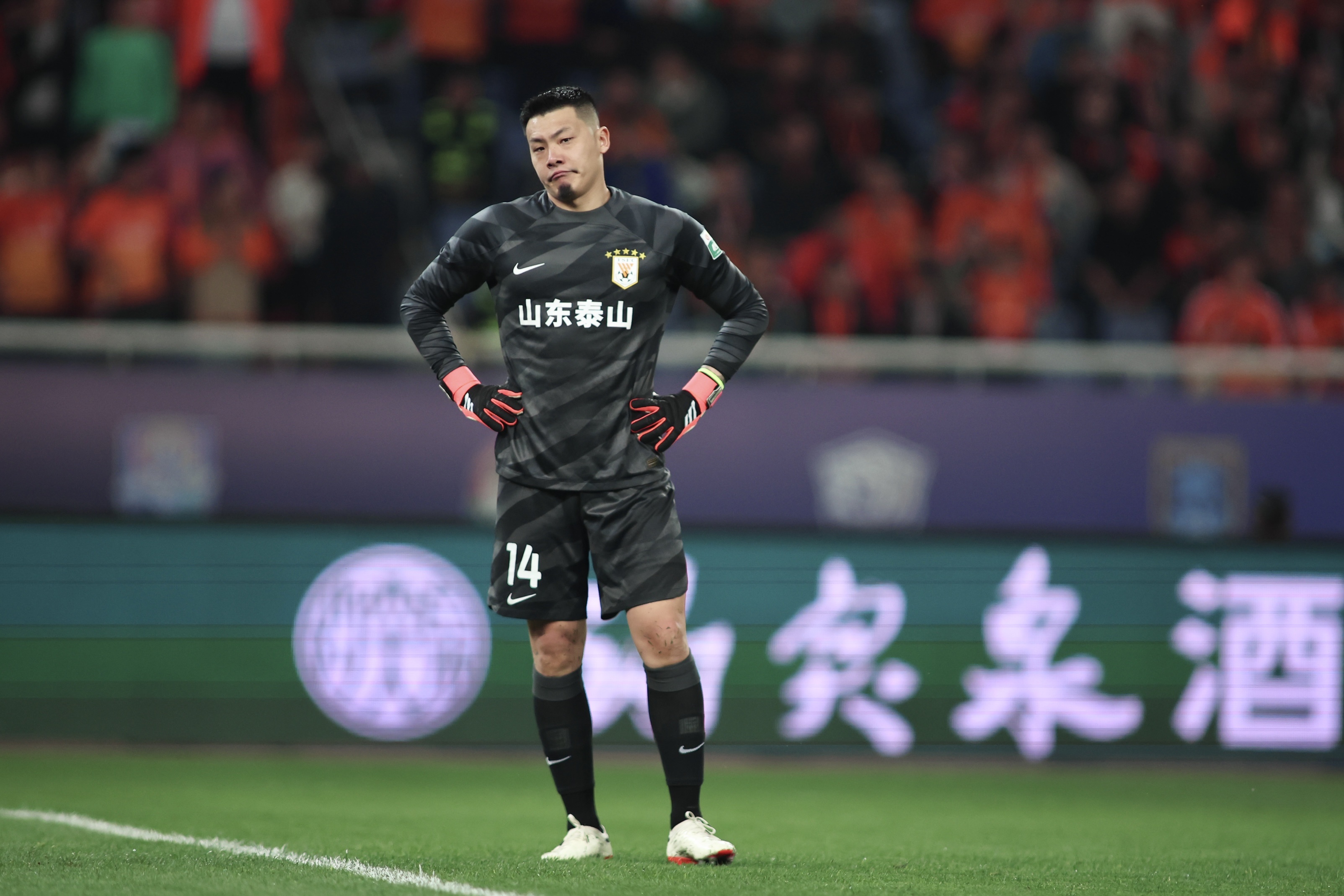 训练阵容：鲁媒披露部分球员缺席情况|复出消息：费南多结束伤病重返赛场