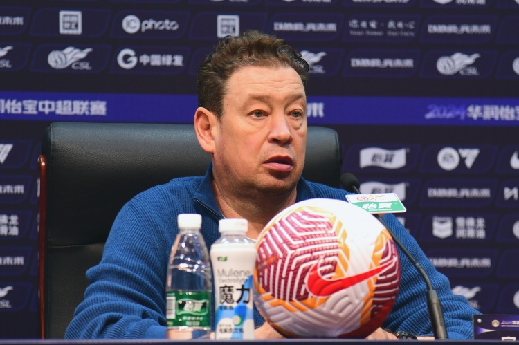 申花战术变化背后是斯卢茨基的智慧