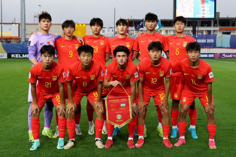马德兴对比两支队伍国际比赛经历